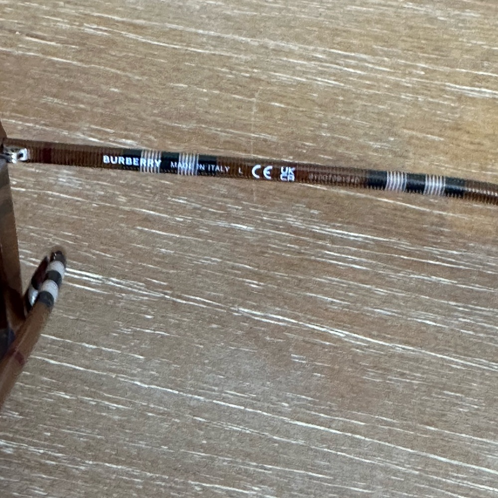 Like New Burberry Sunglasses - Picture 4 of 6